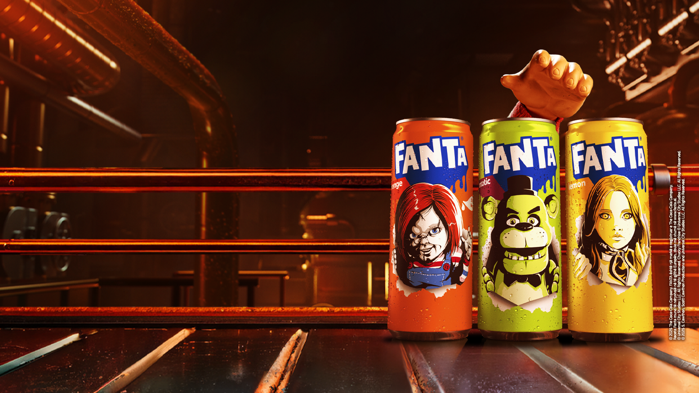 Dora e Chucky-t nga "Child's Play" që zgjatet drejt kanaçes së re Fanta me shije "Chucky"