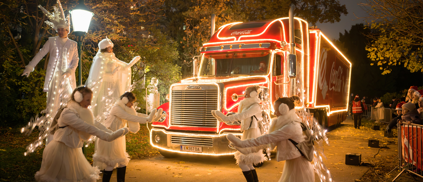 Der beleuchtete Coca-Cola Weihnachtstruck in Österreich