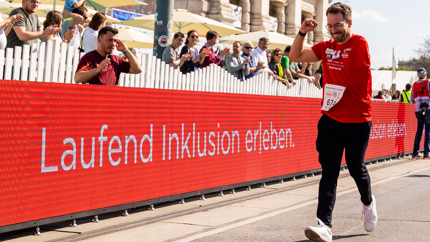 laufende Person beim Coca-Cola Inclusion Run