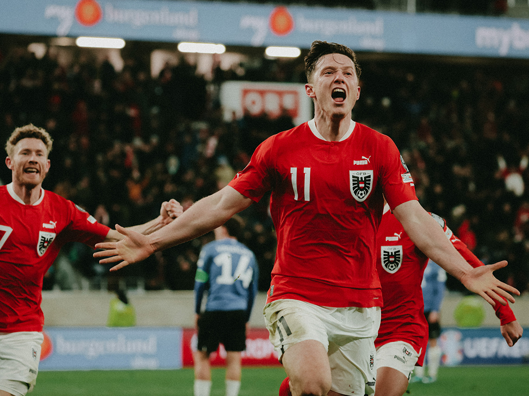 Michael Gregoritsch und Florian Kainz beim emotionalen Torjubel im Dress des österreichischen Nationalteams.