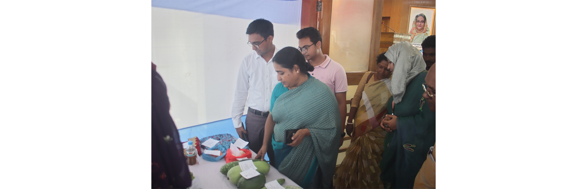 Shahida Sultana Dc Of Gopalganj Visiting The Stalls At The Workshop