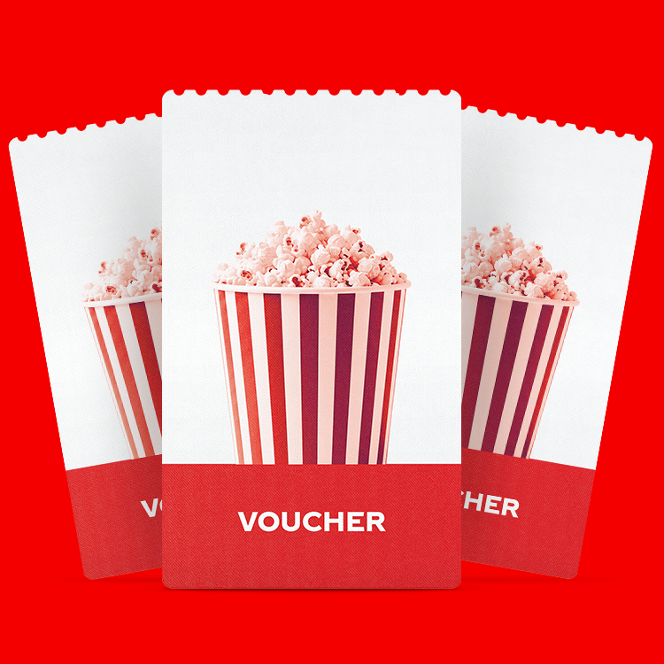 Drie overlappende rode waardebonnen met een afbeelding van een gestreepte beker gevuld met popcorn. Onderaan staat in witte letters het woord ‘VOUCHER’ op een rode achtergrond.