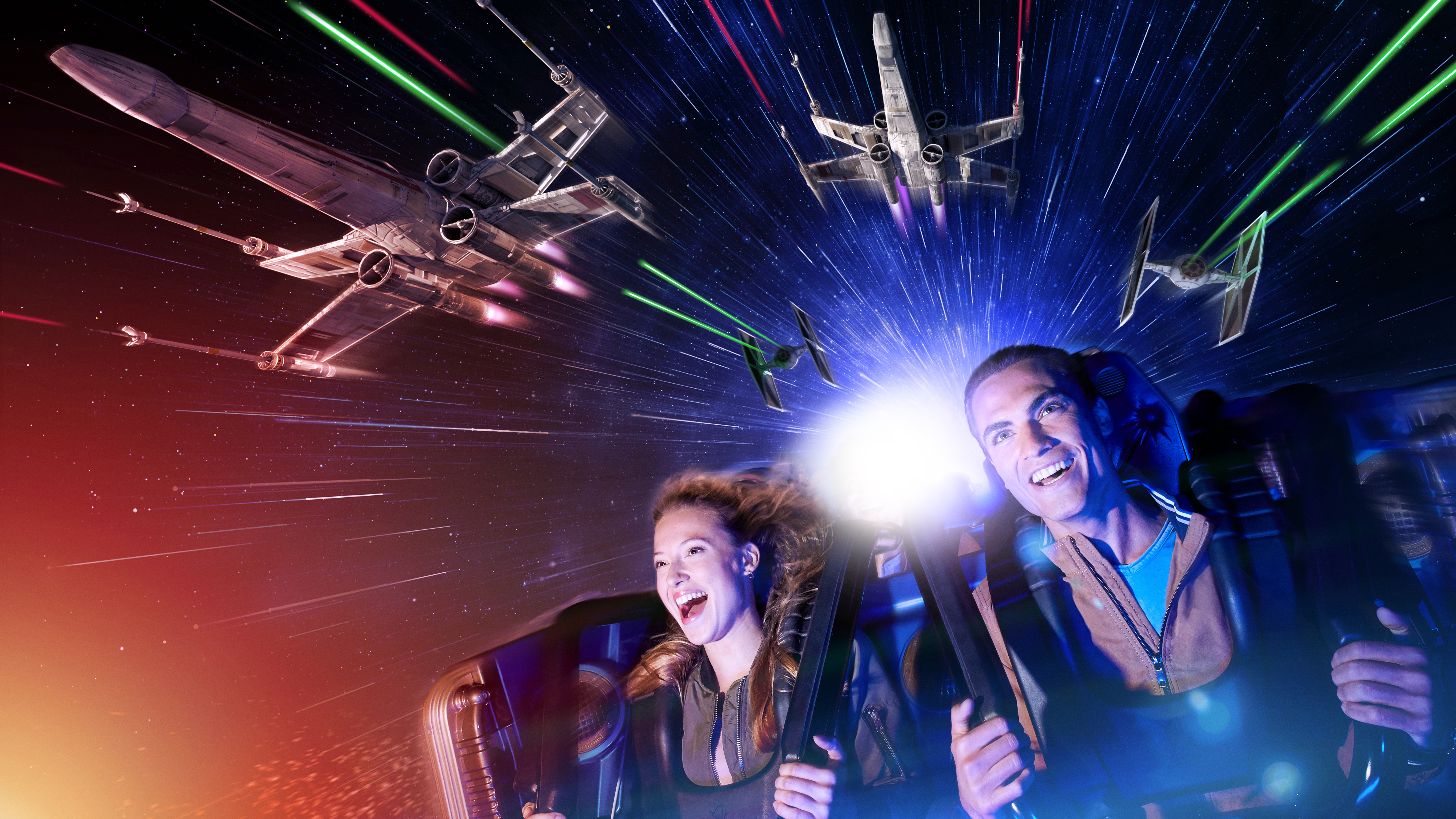 De afbeelding toont een scène in een ruimtevaartthema, geïnspireerd door Star Wars. Op de voorgrond is een achtbaan of simulator te zien met mensen in stoelen die vastgehouden worden door veiligheidsgordels. Op de achtergrond is een spectaculaire weergave van de ruimte, waarin X-wing starfighters en TIE fighters in gevecht zijn. Felle laserstralen in groen en rood schieten door de lucht, terwijl alles omgeven wordt door een effect van hoge snelheid en sterren die voorbij flitsen. Het geheel wekt de indruk van een intense en meeslepende ruimte-ervaring.