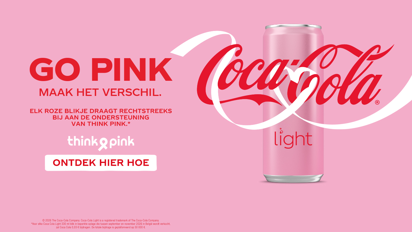 Een roze Coca-Cola Light-advertentie met een roze blikje rechts in beeld, voorzien van het rode Coca-Cola-logo en een wit lint op de achtergrond. Links staat de tekst “GO PINK – MAAK HET VERSCHIL”, waarmee wordt uitgelegd dat elk roze blikje de organisatie Think Pink ondersteunt.