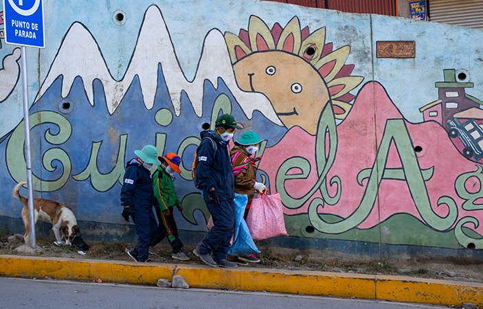 Cleider, Ciro y su familia, recorren las calles