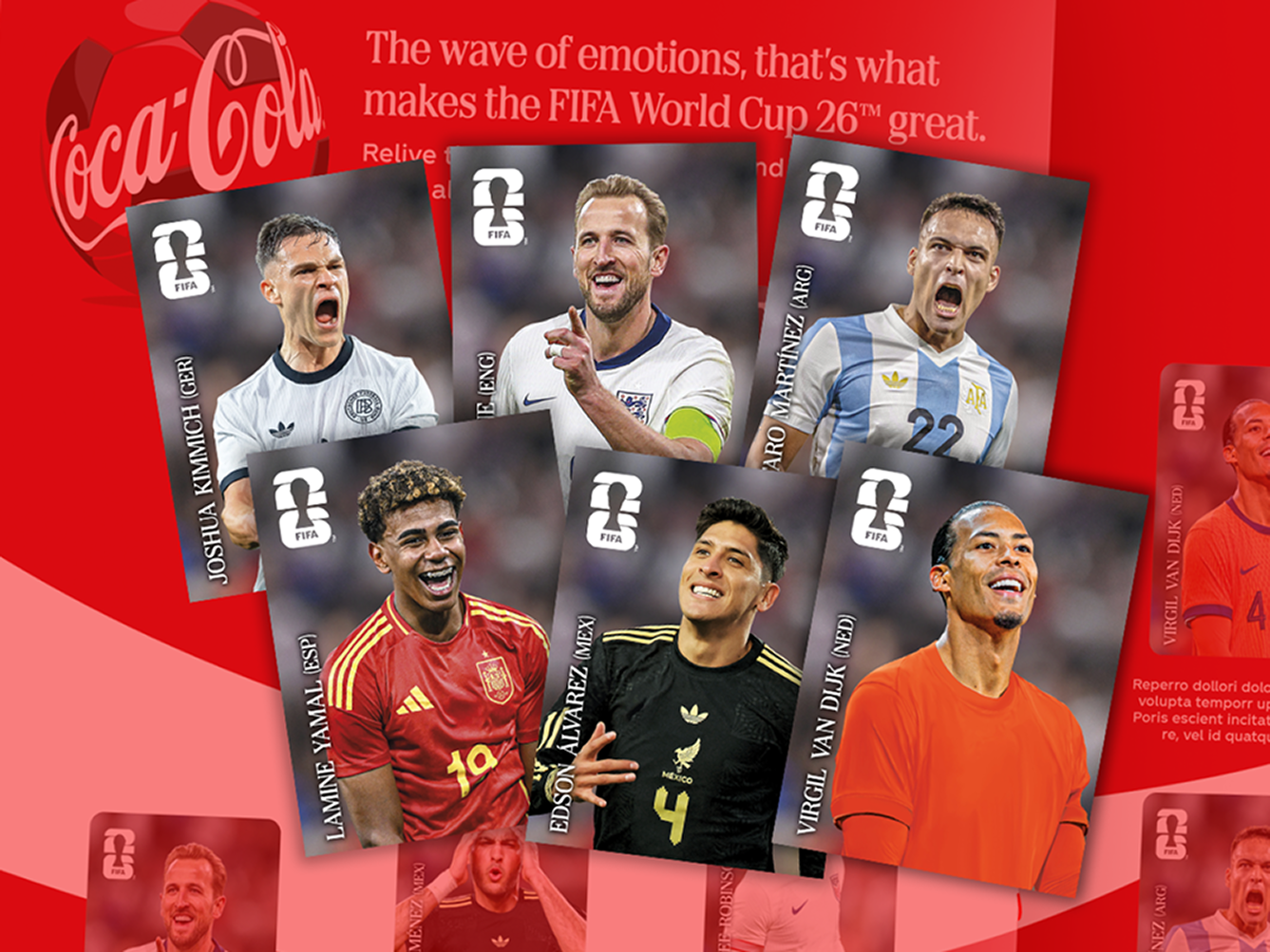 Collection de cartes de soccer montrant des joueurs en maillot national disposées sur un fond rouge vif avec des éléments graphiques Coca‑Cola.