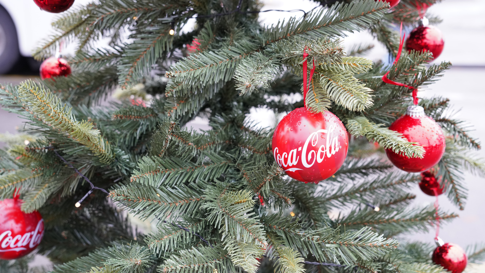 Weihnachtsbaum-Coca-Cola-Kugel