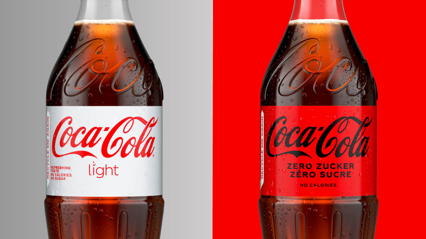 Bouteille de Coca-Cola light et bouteille de Coca-Cola Zero sucre.