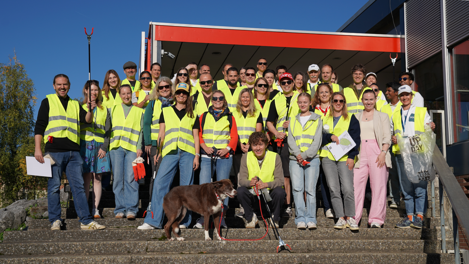 Gruppenbild von Coca-Cola am Clean-Up-Day 2025