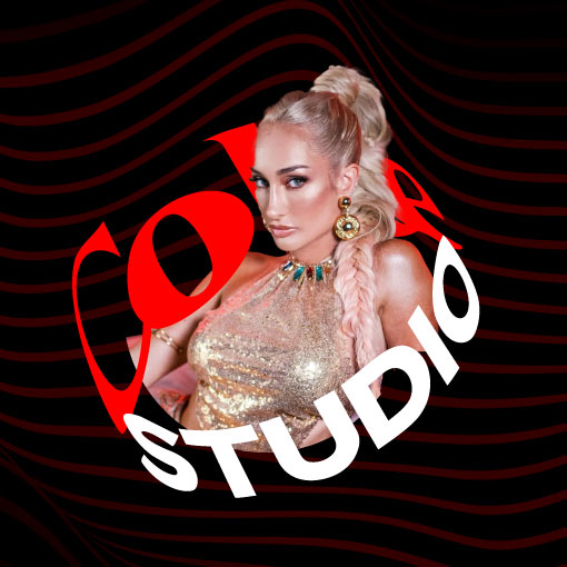 Fran Maira con el logo de Coke Studio alrededor sobre fondo negro. La artista será parte del Coke Studio Festival de entrada gratuita.