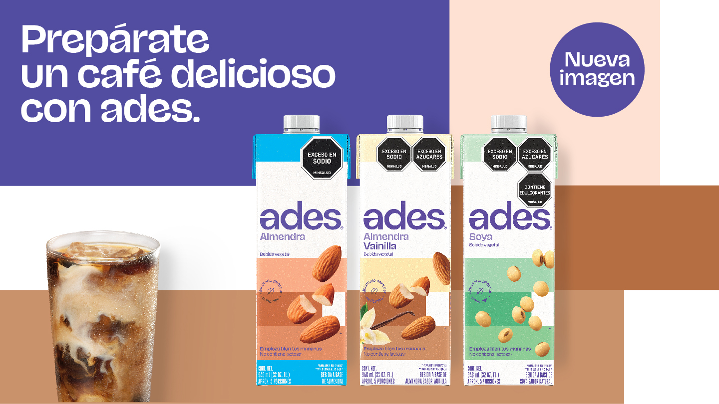 Logo de Ades. Tres Botellas Ades de litro. Ades sabor Coco. Ades sabor Almendra con Estevia. Almendra sabor Vainilla.