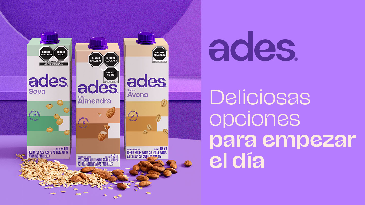  es cajas de bebidas Ades de soya, almendra y avena, con avena, almendras y granos de soya esparcidos en primer plano. El texto dice "Deliciosas opciones para empezar el día"