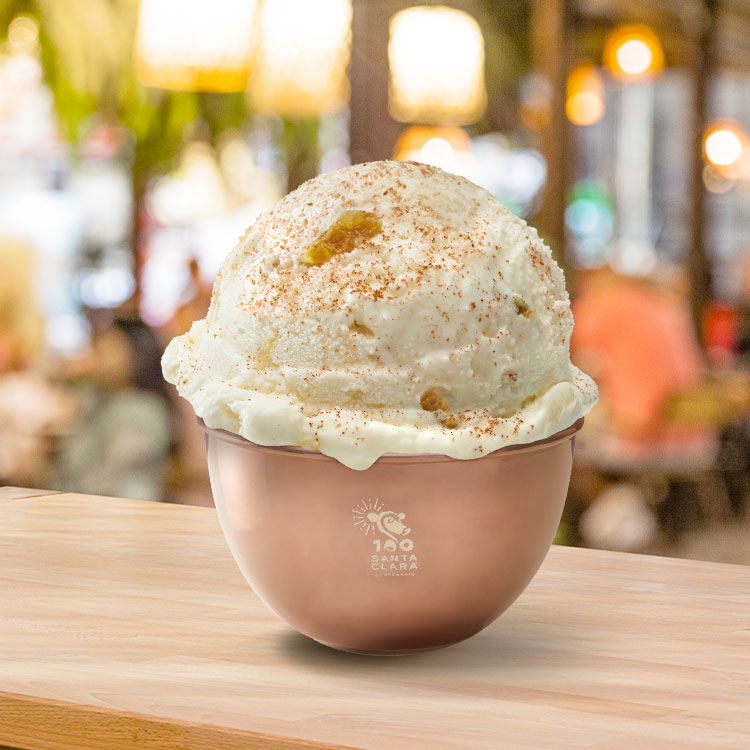 Helado de Mazapán en una taza color cobre con logo Santa Clara