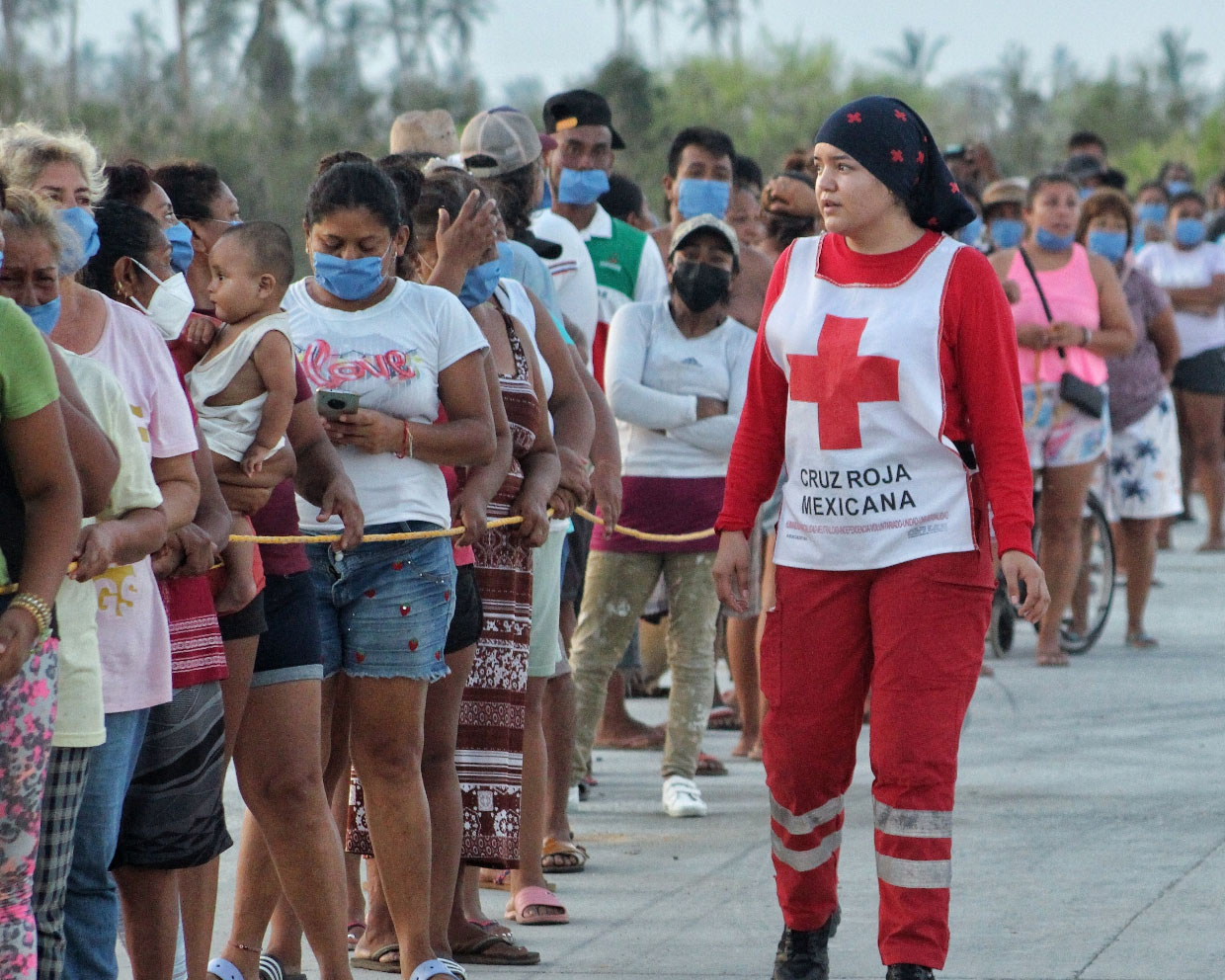 Ayuda en Huracán John.