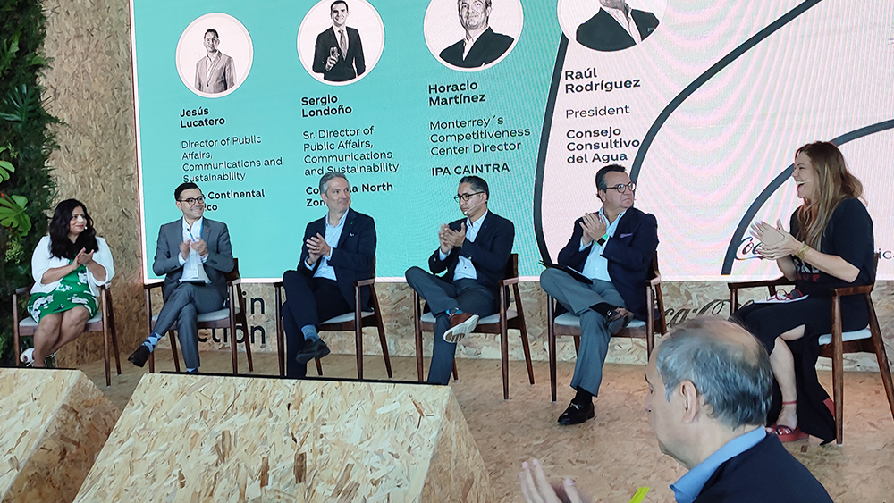 Los invitados del ESG Summit 2023 aplauden