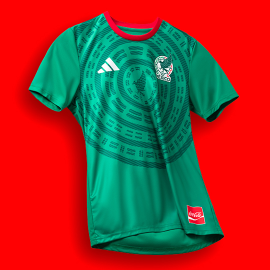 Playeras de la Selección Nacional Mexicana con logo Coca-Cola.