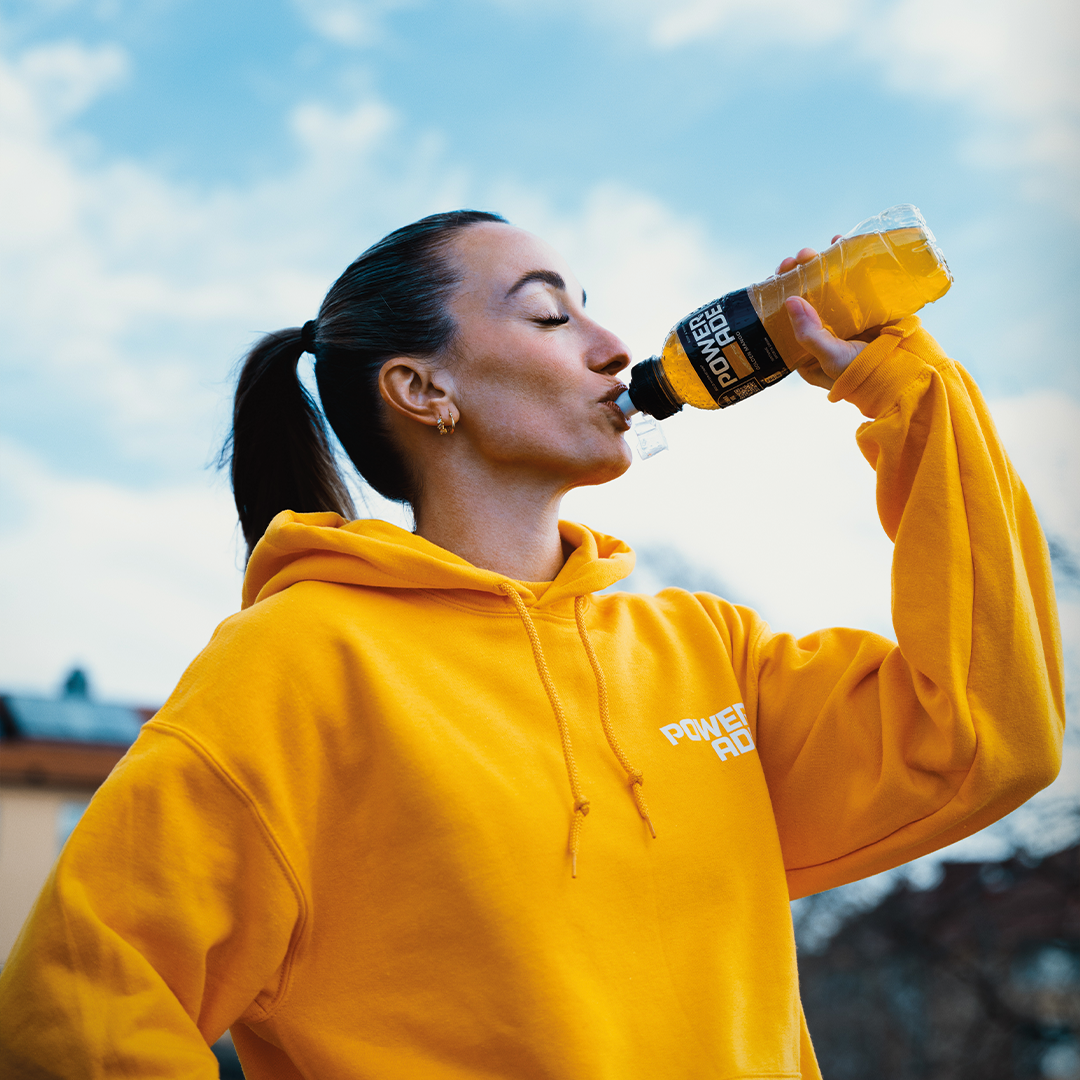 Gör som Kosovare Asllani – smaka Powerade Golden Mango!